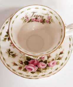 Alternative view of Tazza da tè con piattino Royal Albert collezione "Flower of the month" mese di giugno /june