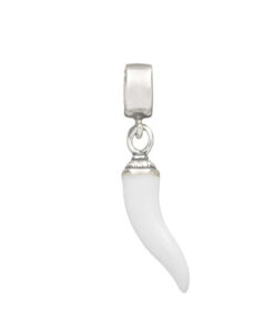 Charm Tedora "corno portafortuna" in argento 925 e smalto bianco